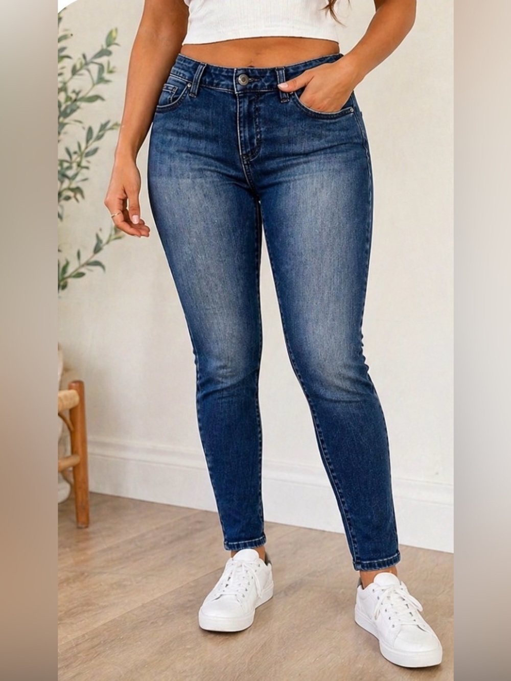 Guess jeans curve X size 27 regular women’s blue distressed skinny jeans